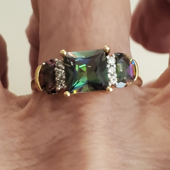 14k yg mystic topaz/diamond ring